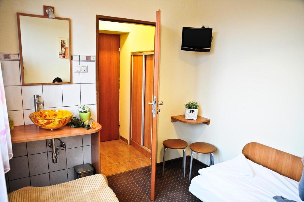 Osrodek Uslug Hotelarskich Kinga Wieliczka Room photo